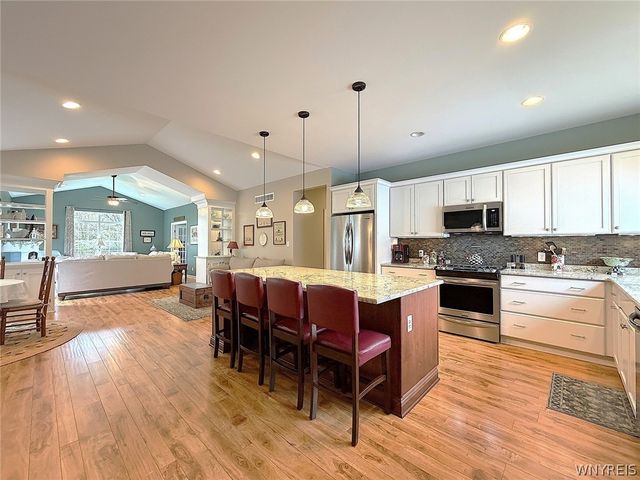 5683 Ferncrest Drive B, Clarence, NY 14032