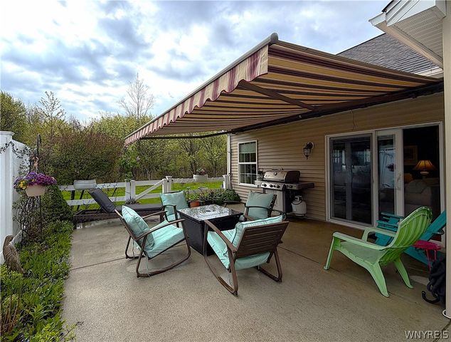 5683 Ferncrest Drive B, Clarence, NY 14032