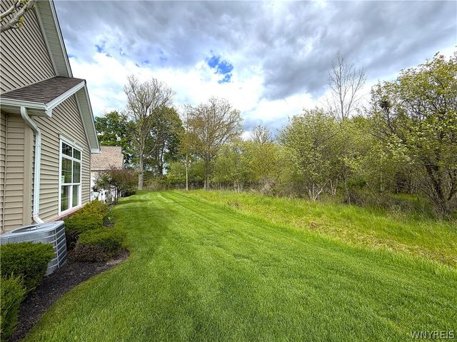 5683 Ferncrest Drive B, Clarence, NY 14032