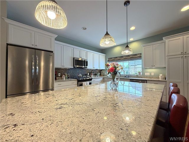 5683 Ferncrest Drive B, Clarence, NY 14032