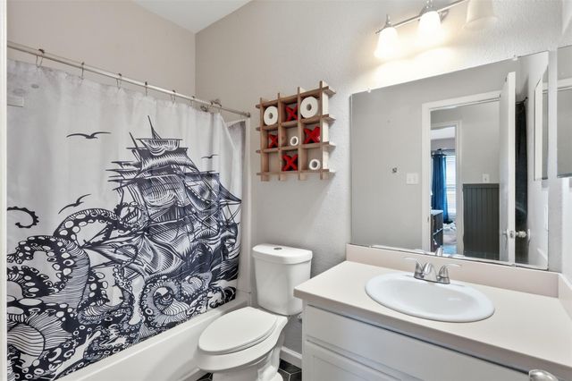 122 Easton Glen Lane, Dickinson, TX 77539