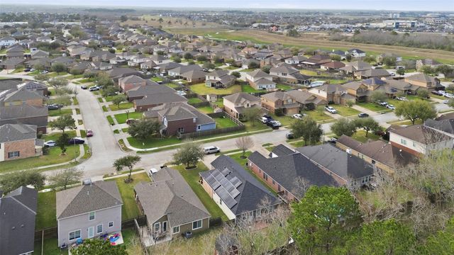 122 Easton Glen Lane, Dickinson, TX 77539