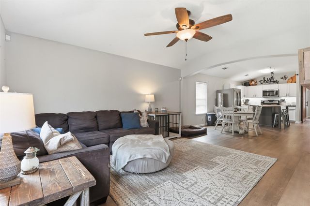 122 Easton Glen Lane, Dickinson, TX 77539