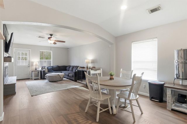 122 Easton Glen Lane, Dickinson, TX 77539