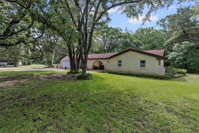 2126 County Road 1450, Bonham, TX 75418