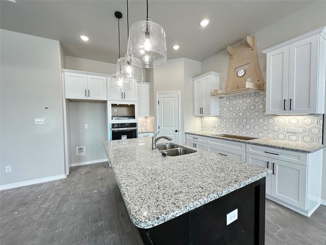 712 Eagle Crest DR, Salado, TX 76571