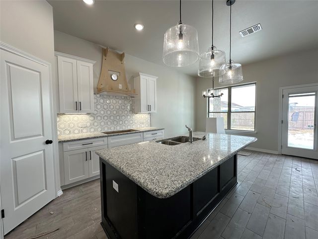 712 Eagle Crest DR, Salado, TX 76571