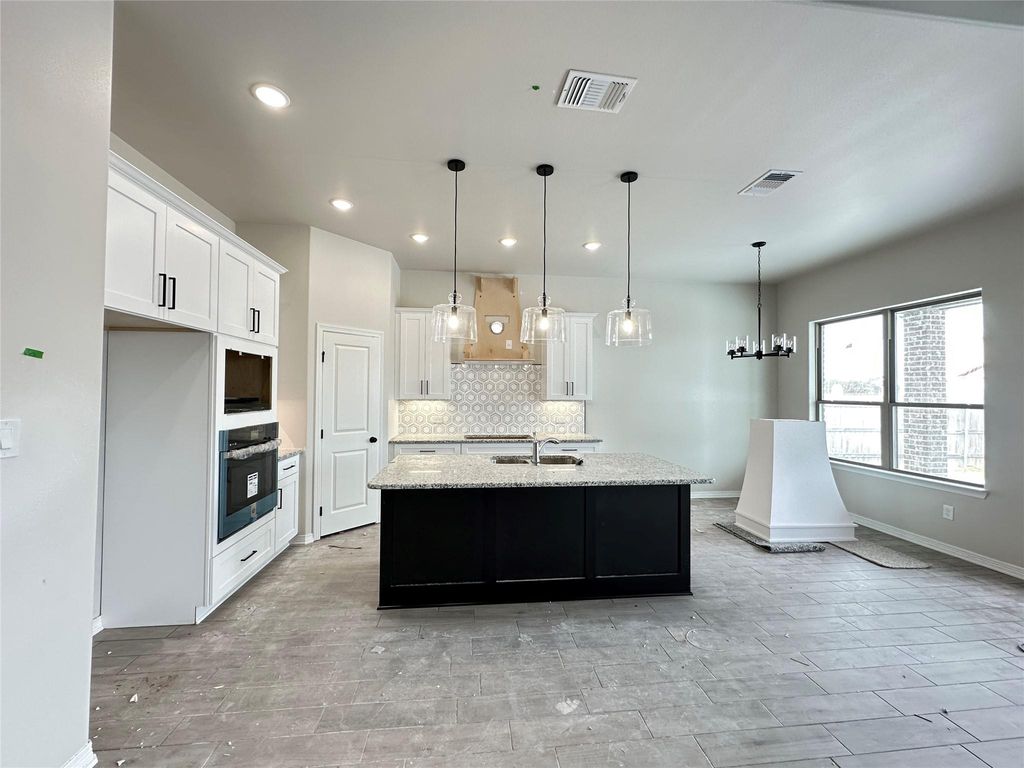 712 Eagle Crest DR, Salado, TX 76571