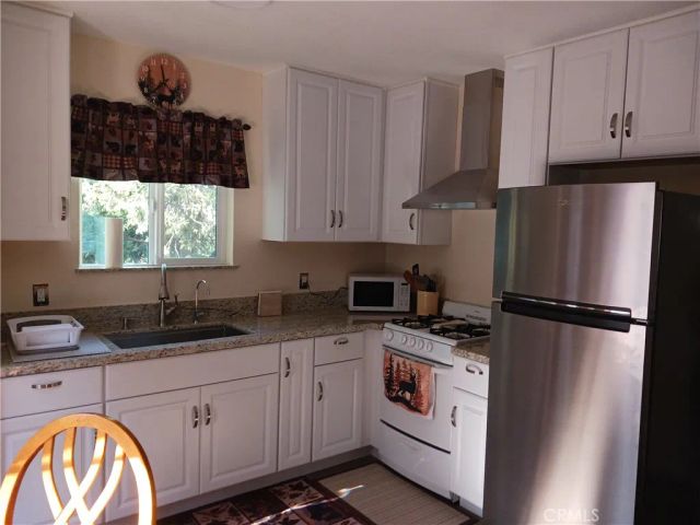 23304 Crest Forest Drive, Crestline, CA 92325