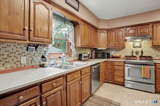 74 Maple Street, Seymour, CT 06483