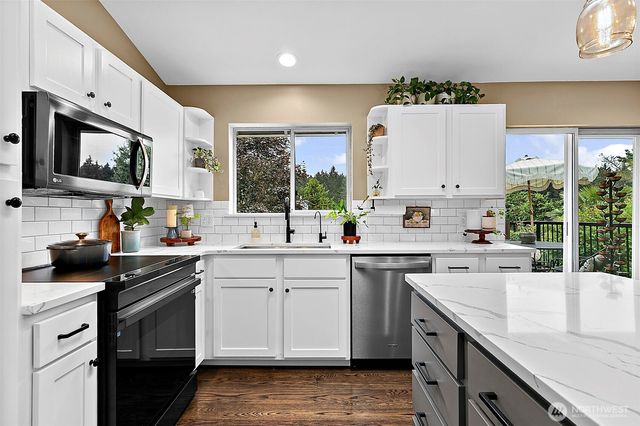 37008 20th Avenue S, Federal Way, WA 98003