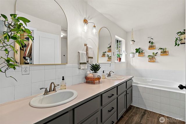 37008 20th Avenue S, Federal Way, WA 98003