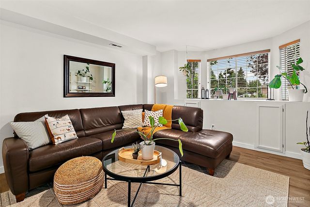 37008 20th Avenue S, Federal Way, WA 98003