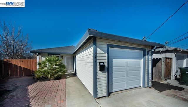 387 Elizabeth Ct, Livermore, CA 94551