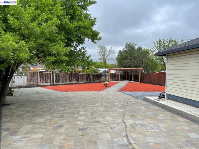387 Elizabeth Ct, Livermore, CA 94551