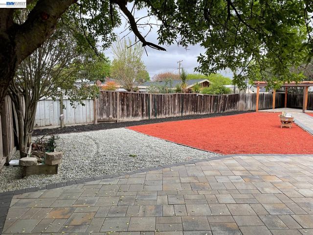 387 Elizabeth Ct, Livermore, CA 94551