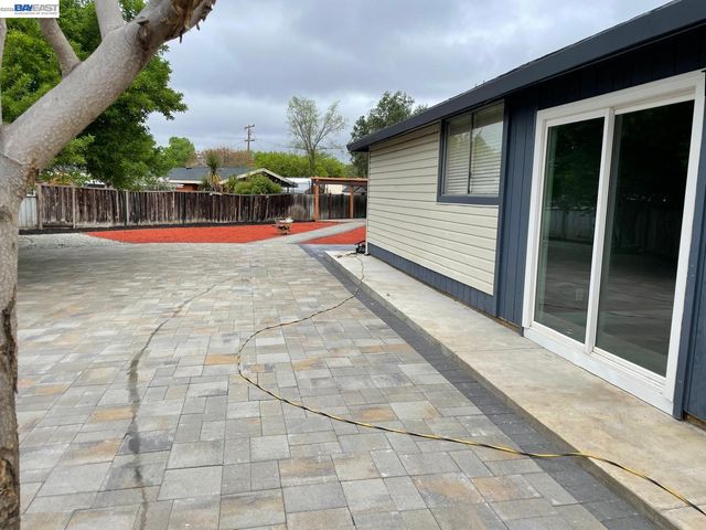387 Elizabeth Ct, Livermore, CA 94551