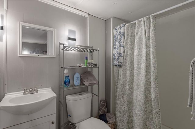 159 S Pecan Avenue, Groveton, TX 75845