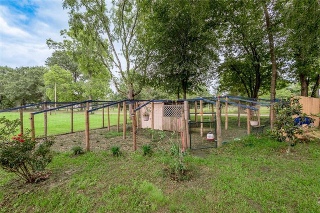 159 S Pecan Avenue, Groveton, TX 75845