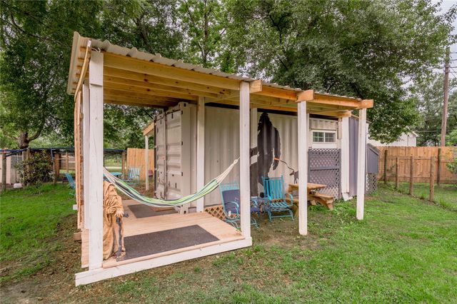 159 S Pecan Avenue, Groveton, TX 75845