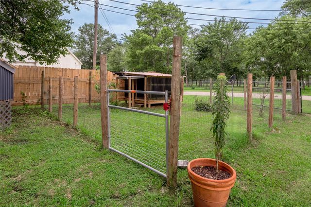 159 S Pecan Avenue, Groveton, TX 75845