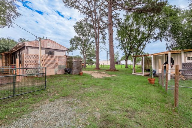 159 S Pecan Avenue, Groveton, TX 75845