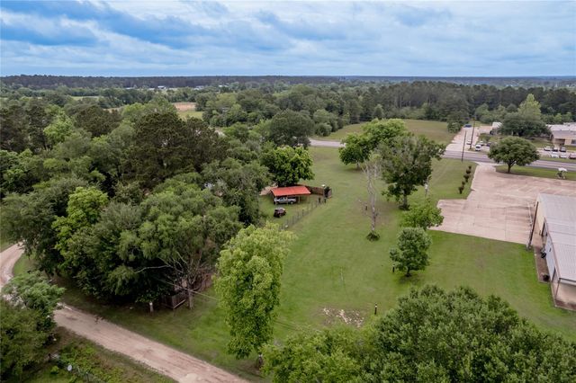 159 S Pecan Avenue, Groveton, TX 75845
