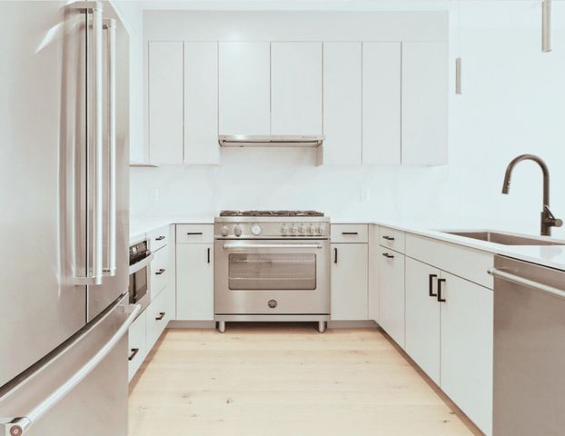 340 West 2nd Street 17, Boston, MA 02127