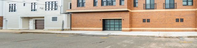 340 West 2nd Street 17, Boston, MA 02127