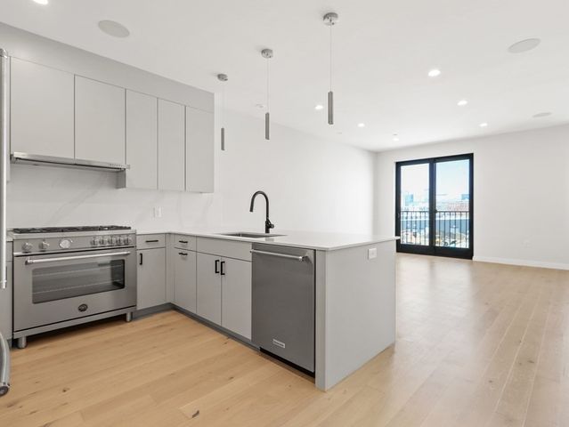 340 West 2nd Street 17, Boston, MA 02127