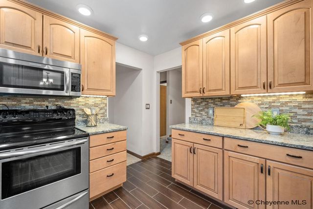 3115 BLUFF PL, Cheyenne, WY 82009