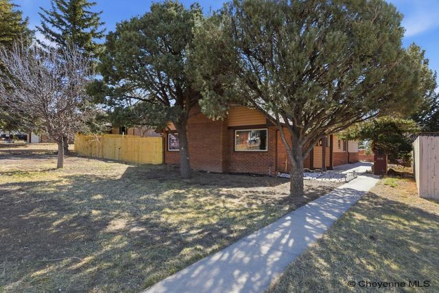 3115 BLUFF PL, Cheyenne, WY 82009