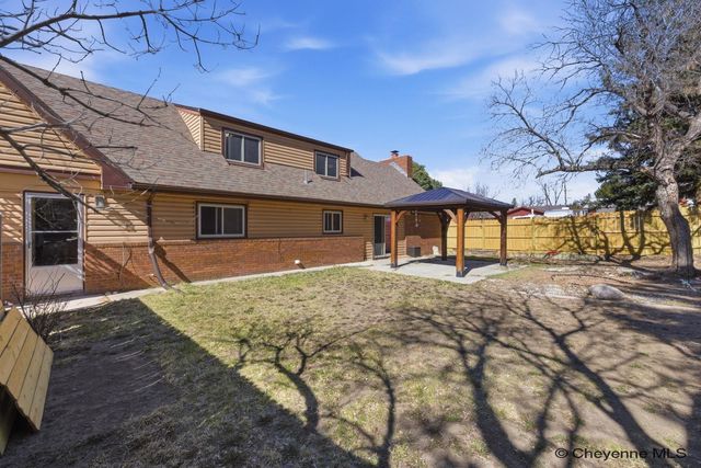 3115 BLUFF PL, Cheyenne, WY 82009
