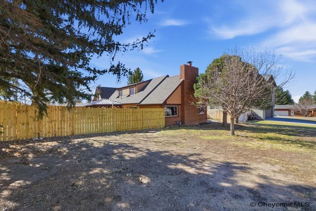 3115 BLUFF PL, Cheyenne, WY 82009