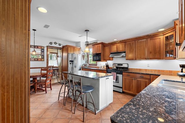 34 Great Road, Maynard, MA 01754