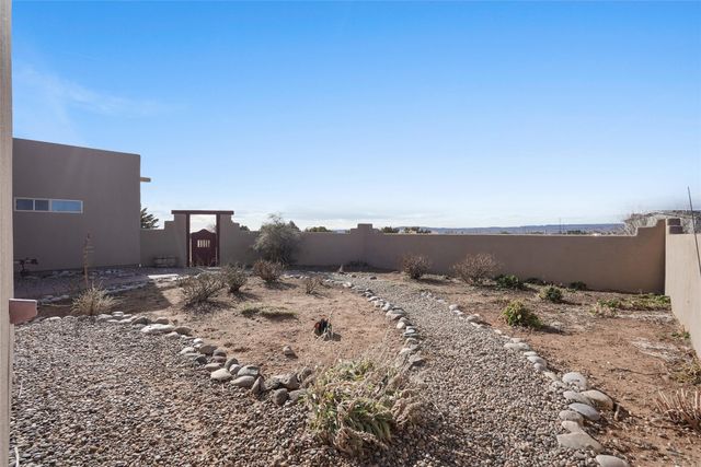 25 Arroyita, Algodones, NM 87001