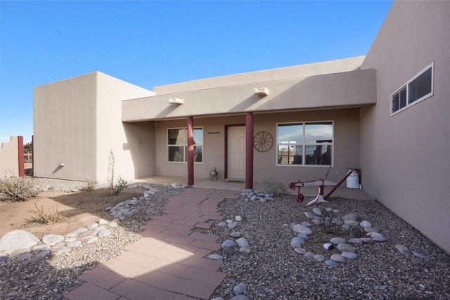 25 Arroyita, Algodones, NM 87001
