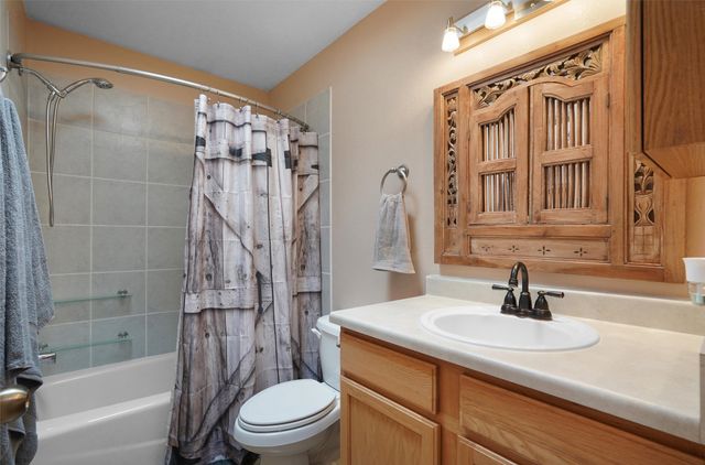 25 Arroyita, Algodones, NM 87001