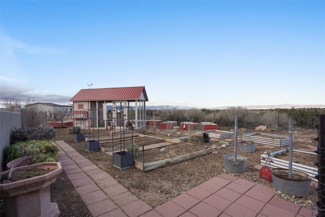 25 Arroyita, Algodones, NM 87001