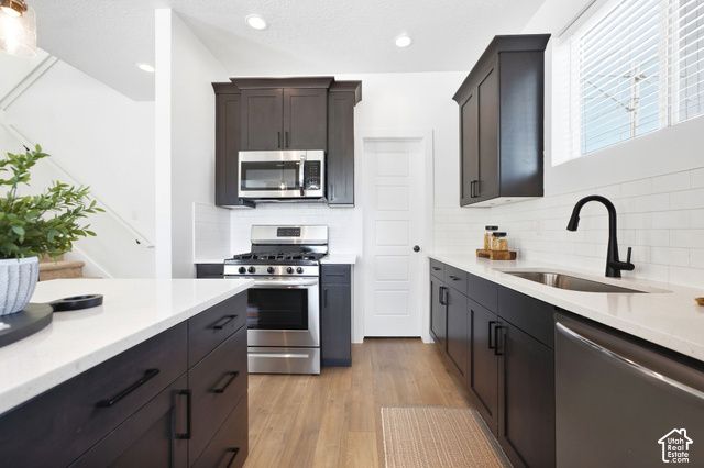 153 E ROCHEFORT CT, Sandy, UT 84070