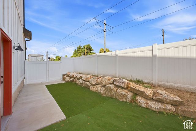 153 E ROCHEFORT CT, Sandy, UT 84070