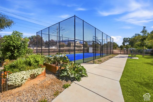 153 E ROCHEFORT CT, Sandy, UT 84070
