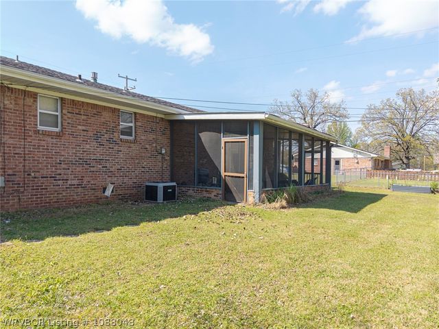 1624 N 52nd Street, Fort Smith, AR 72904