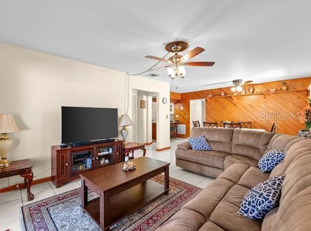 7806 N GOMEZ AVENUE, Tampa, FL 33614