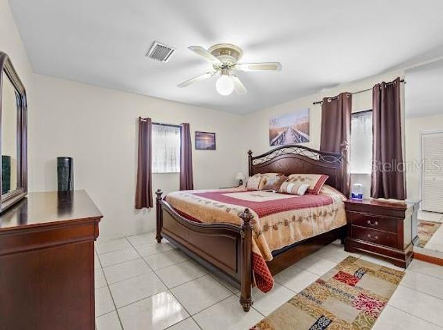 7806 N GOMEZ AVENUE, Tampa, FL 33614