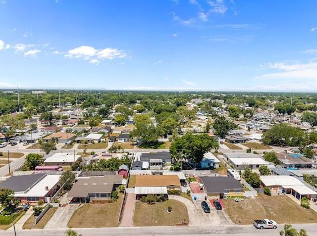 7806 N GOMEZ AVENUE, Tampa, FL 33614