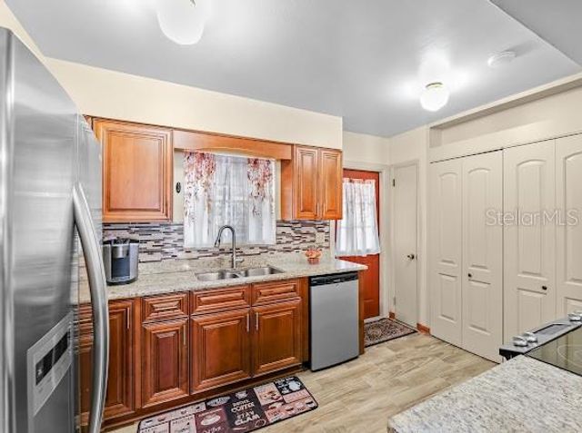 7806 N GOMEZ AVENUE, Tampa, FL 33614