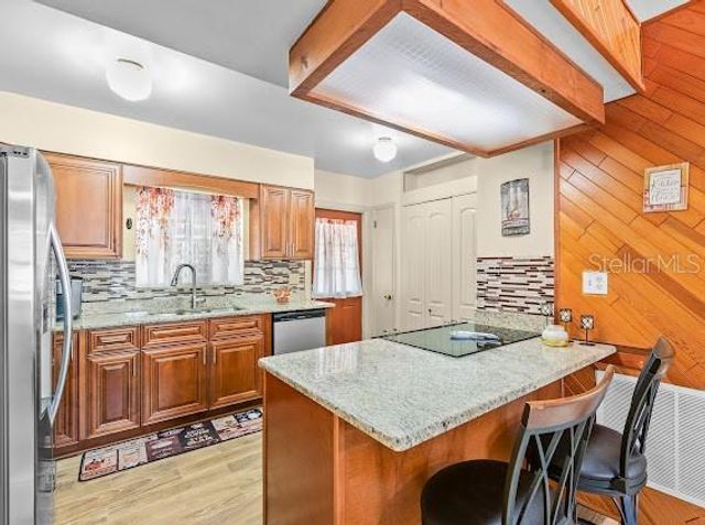 7806 N GOMEZ AVENUE, Tampa, FL 33614