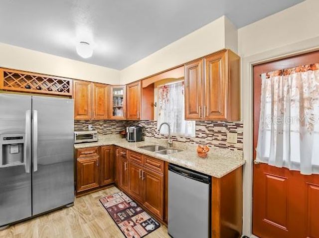 7806 N GOMEZ AVENUE, Tampa, FL 33614