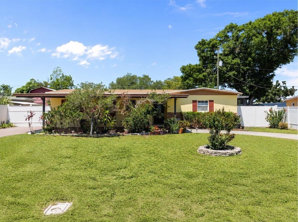 7806 N GOMEZ AVENUE, Tampa, FL 33614